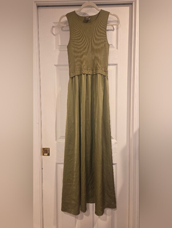 Taylor Dresses & Skirts - Taylor Mixed Media Maxi Dress